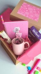 Pembe Mutluluk Kutusu