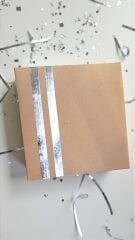 Parlak Çizgili Hediye Kutuları